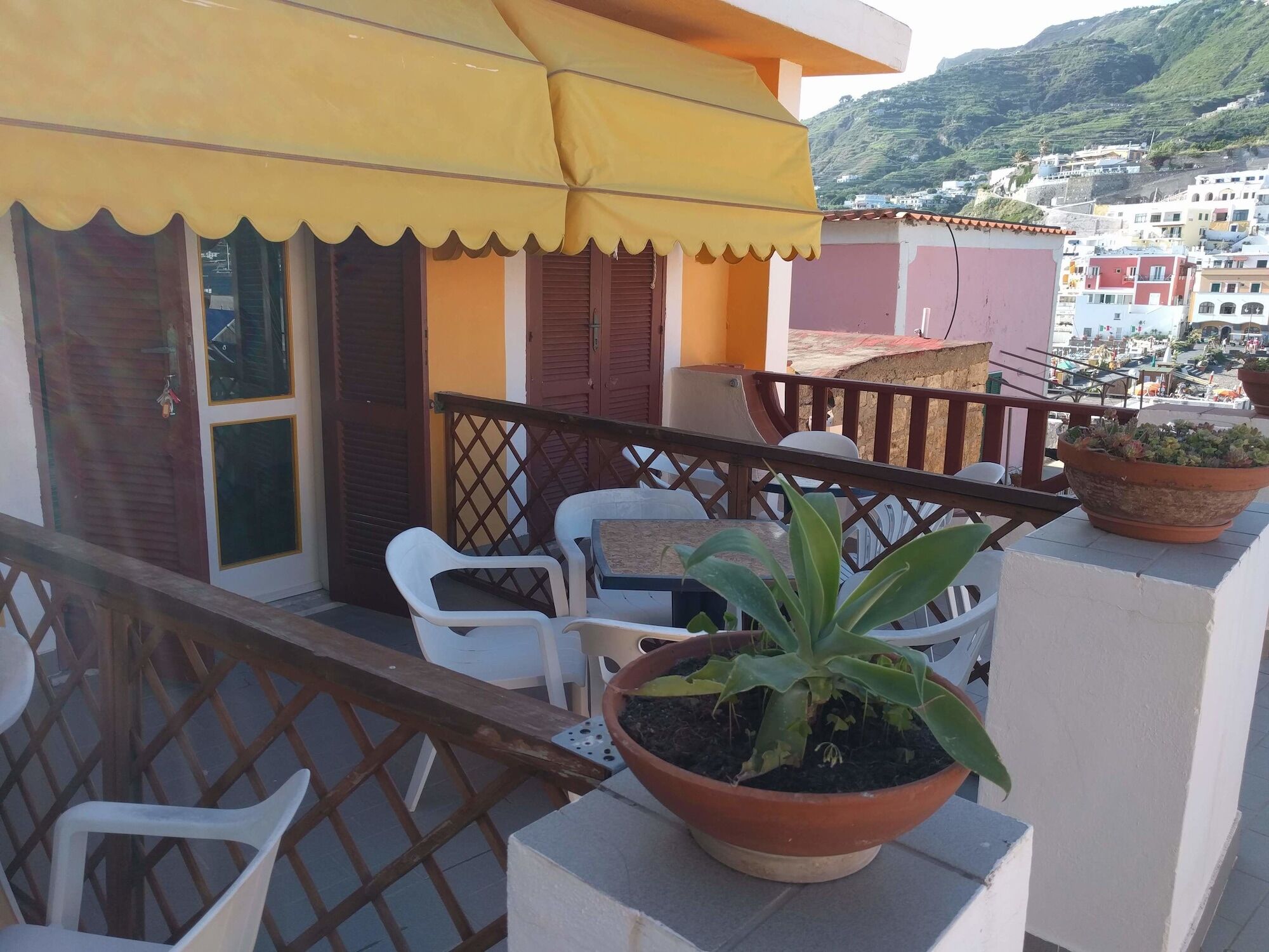 Hotel Conte - S. Angelo Bay Serrara Fontana Bagian luar foto